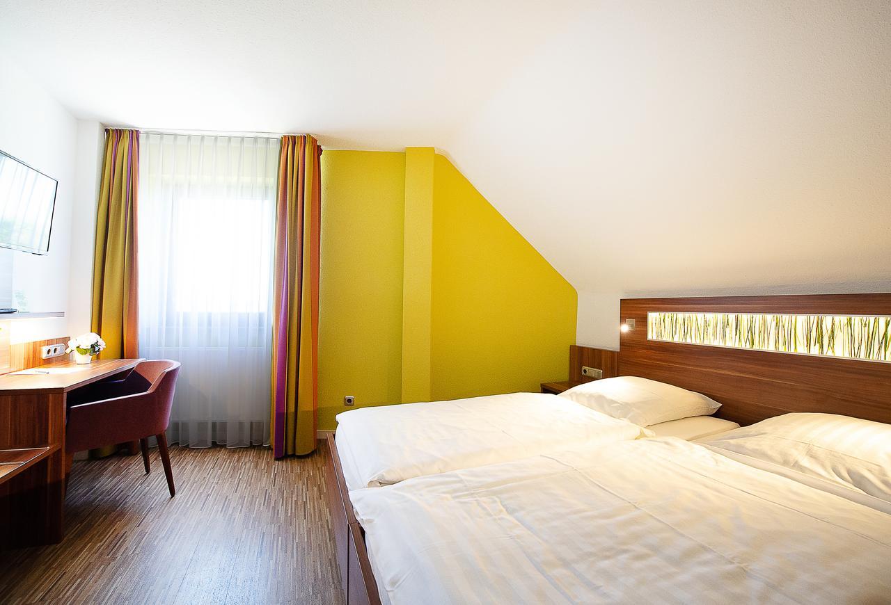 Hotel Meyer ฮิลเดสไฮม์ ภายนอก รูปภาพ