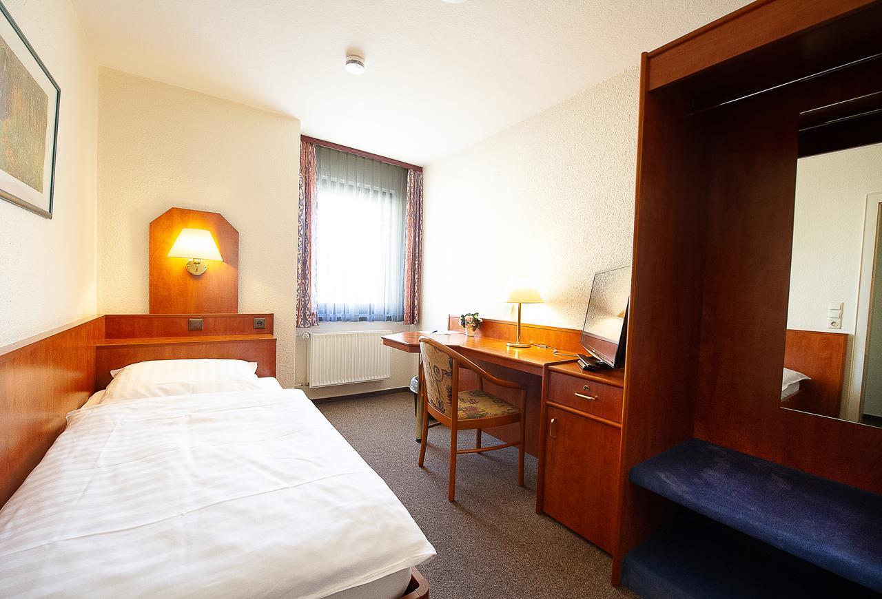 Hotel Meyer ฮิลเดสไฮม์ ภายนอก รูปภาพ