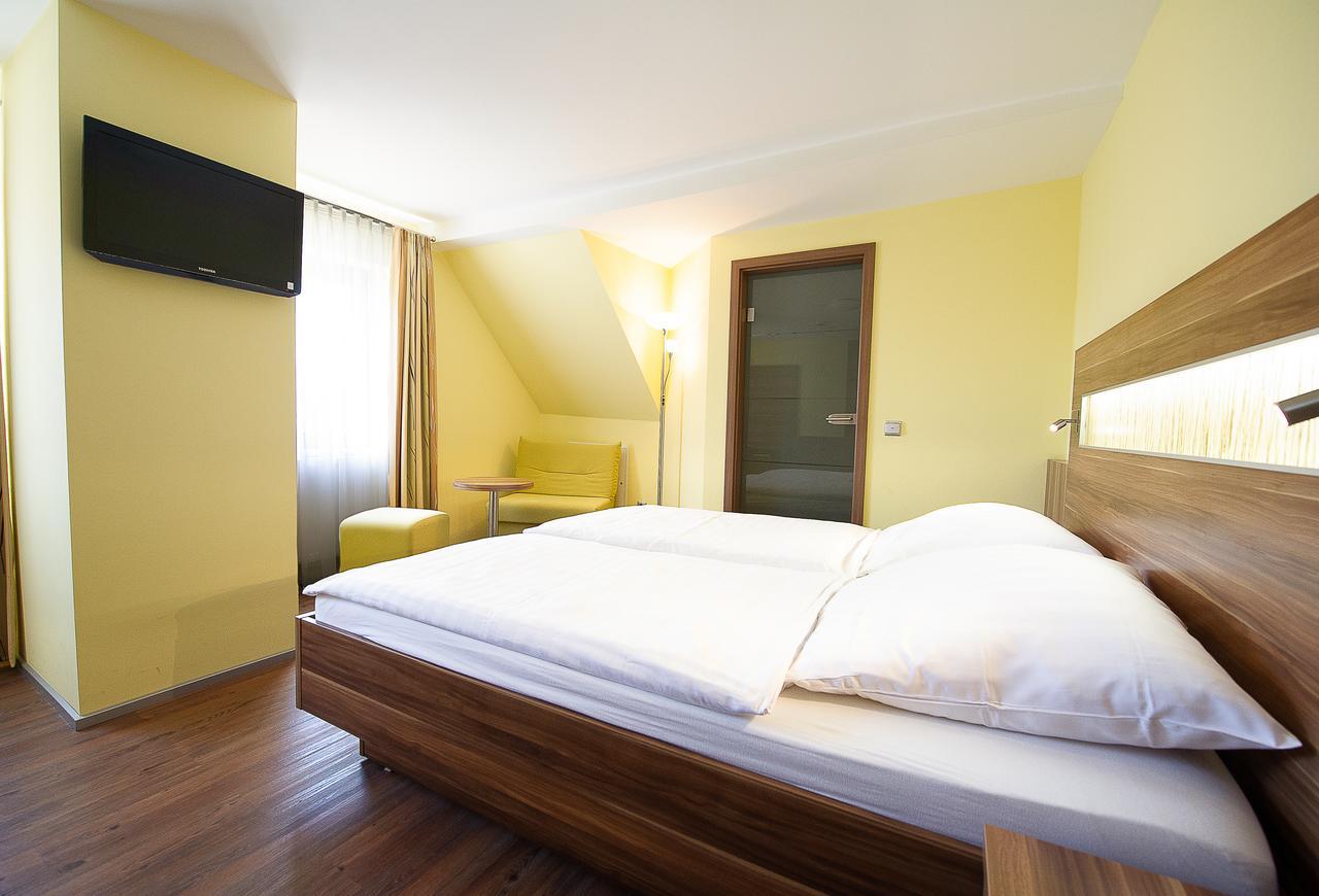 Hotel Meyer ฮิลเดสไฮม์ ภายนอก รูปภาพ